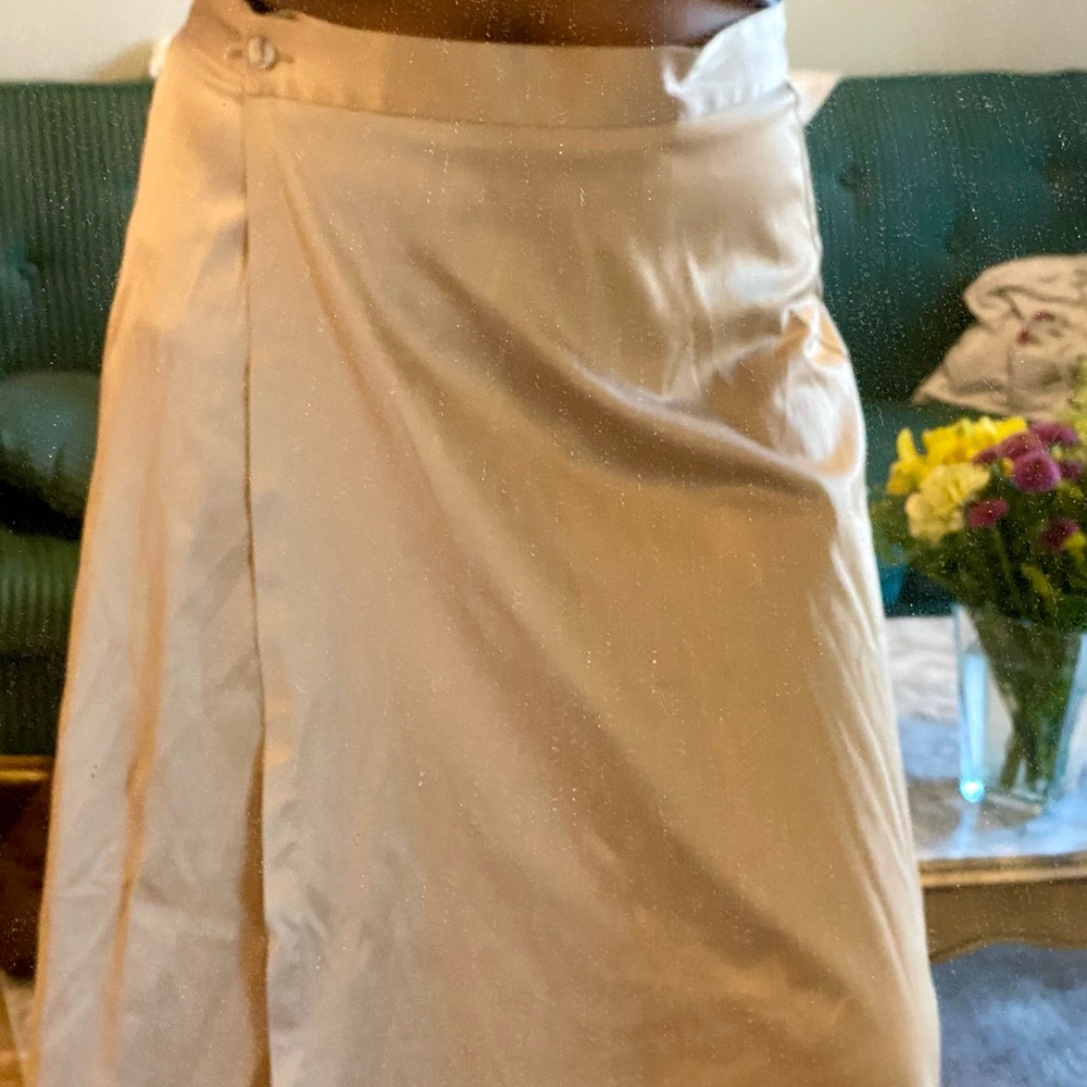 Chic Vintage Abria Gold Midi A-line Skirt, great condition.
